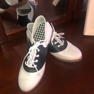 NEW Saddle oxfords